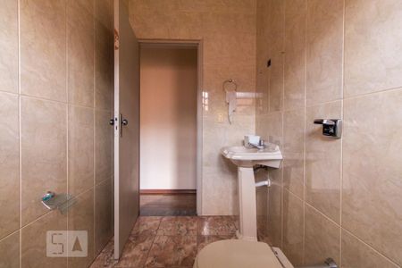 Casa à venda com 190m², 3 quartos e 2 vagas Casa à venda com 190m², 3 quartos e 2 vagasBanheiro