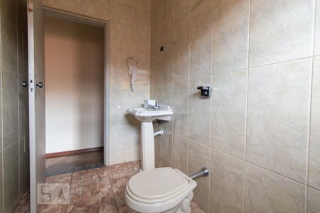 Casa à venda com 190m², 3 quartos e 2 vagas Casa à venda com 190m², 3 quartos e 2 vagasBanheiro