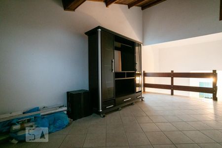 Sala de lareira de casa à venda com 3 quartos, 300m² em Água Fria, São Paulo
