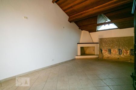 Casa à venda com 300m², 3 quartos e 6 vagas Casa à venda com 300m², 3 quartos e 6 vagasSala de lareira