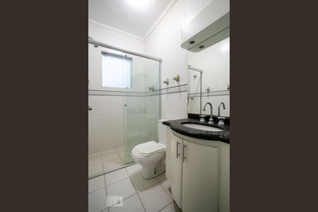 Casa à venda com 300m², 3 quartos e 6 vagas Casa à venda com 300m², 3 quartos e 6 vagasBanheiro da Suíte 2