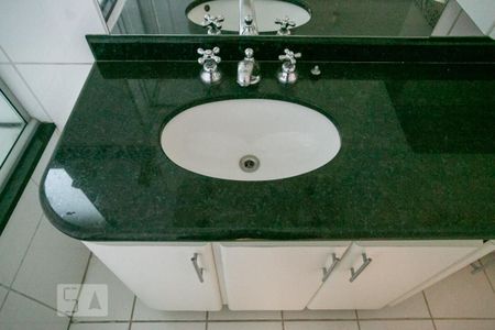 Casa à venda com 300m², 3 quartos e 6 vagas Casa à venda com 300m², 3 quartos e 6 vagasBanheiro da Suíte 1