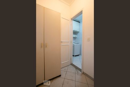 Casa à venda com 300m², 3 quartos e 6 vagas Casa à venda com 300m², 3 quartos e 6 vagasQuarto de serviço