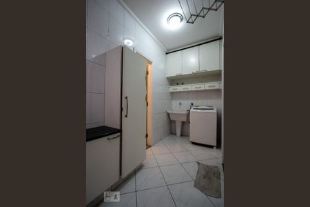 Casa à venda com 300m², 3 quartos e 6 vagas Casa à venda com 300m², 3 quartos e 6 vagasÁrea de Serviço