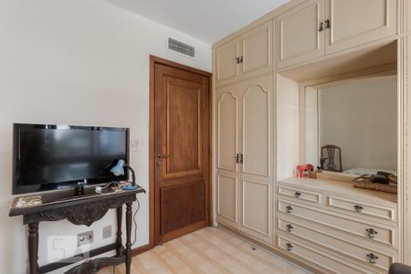 Apartamento à venda com 245m², 3 quartos e 2 vagas Apartamento à venda com 245m², 3 quartos e 2 vagasQuarto 2