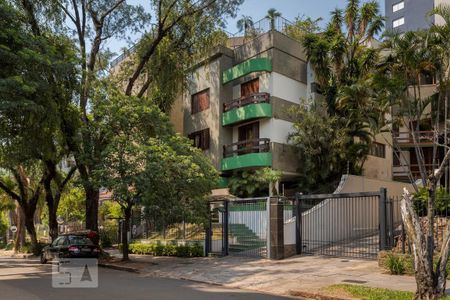 Apartamento à venda com 245m², 3 quartos e 2 vagas Apartamento à venda com 245m², 3 quartos e 2 vagasFachada