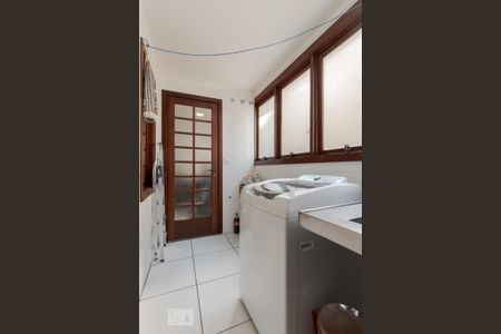 Apartamento à venda com 245m², 3 quartos e 2 vagas Apartamento à venda com 245m², 3 quartos e 2 vagasÁrea de Serviço