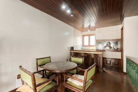 Apartamento à venda com 245m², 3 quartos e 2 vagas Apartamento à venda com 245m², 3 quartos e 2 vagasEspaço Gourmet