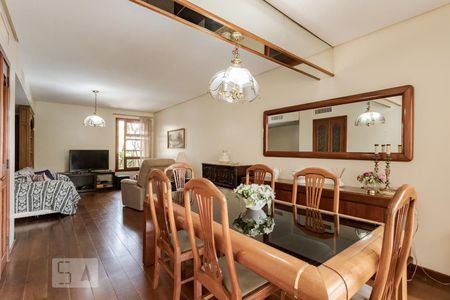 Apartamento à venda com 245m², 3 quartos e 2 vagas Apartamento à venda com 245m², 3 quartos e 2 vagasSala