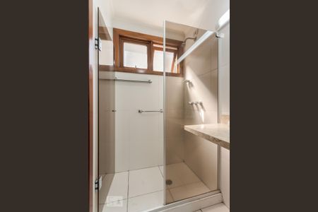 Banheiro da Suíte de apartamento à venda com 3 quartos, 245m² em Petrópolis, Porto Alegre