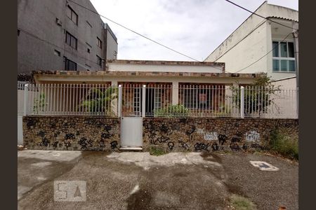 Casa à venda com 400m², 3 quartos e 4 vagasFachada