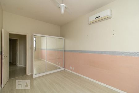 Quarto 1 de apartamento à venda com 3 quartos, 270m² em Irajá, Rio de Janeiro