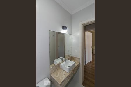 Casa de condomínio à venda com 146m², 3 quartos e 2 vagasBanheiro do Corredor