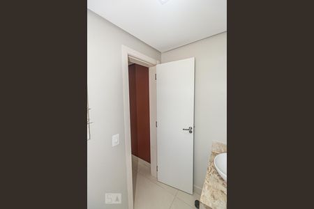 Casa de condomínio à venda com 146m², 3 quartos e 2 vagasLavabo