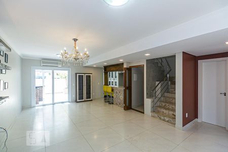 Sala de casa de condomínio à venda com 3 quartos, 146m² em Hípica, Porto Alegre