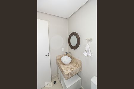 Casa de condomínio à venda com 146m², 3 quartos e 2 vagasLavabo