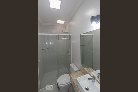 Casa de condomínio à venda com 146m², 3 quartos e 2 vagasBanheiro do Corredor