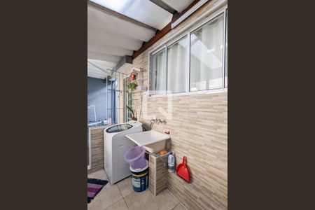 Casa à venda com 240m², 4 quartos e 5 vagasÁrea de serviço 