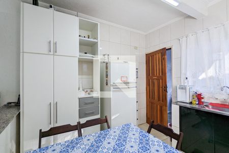 Casa à venda com 240m², 4 quartos e 5 vagasCozinha 