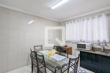 Casa à venda com 240m², 4 quartos e 5 vagasCozinha 