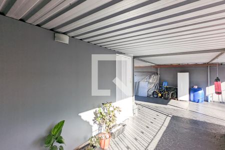 Casa à venda com 240m², 4 quartos e 5 vagasVaranda