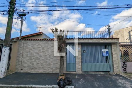 Casa à venda com 240m², 4 quartos e 5 vagasFachada 