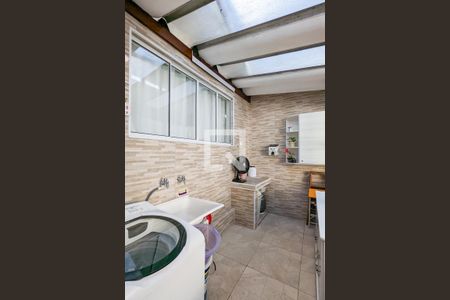 Casa à venda com 240m², 4 quartos e 5 vagasÁrea de serviço 