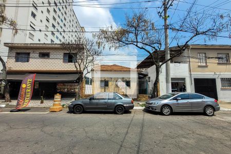 Fachada de casa à venda com 2 quartos, 200m² em Cambuci, São Paulo