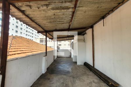 Casa à venda com 200m², 2 quartos e sem vaga Casa à venda com 200m², 2 quartos e sem vagaTerraço