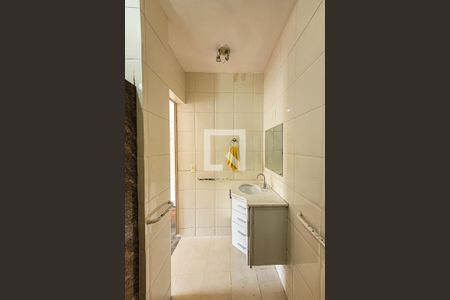 Casa à venda com 200m², 2 quartos e sem vaga Casa à venda com 200m², 2 quartos e sem vagaBanheiro Suíte