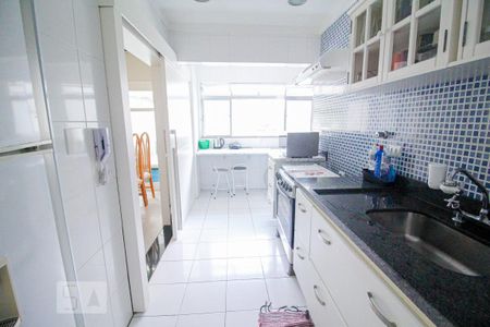 Apartamento à venda com 180m², 3 quartos e 2 vagasCozinha