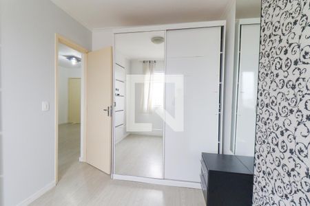 Quarto 2 de apartamento para alugar com 2 quartos, 52m² em Sítio Cercado, Curitiba