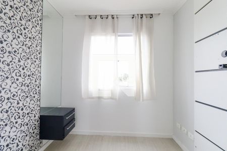 Quarto 2 de apartamento para alugar com 2 quartos, 52m² em Sítio Cercado, Curitiba