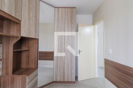 Quarto 1 de apartamento para alugar com 2 quartos, 52m² em Sítio Cercado, Curitiba