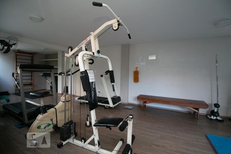 Apartamento à venda com 72m², 3 quartos e 1 vaga Apartamento à venda com 72m², 3 quartos e 1 vagaAcademia