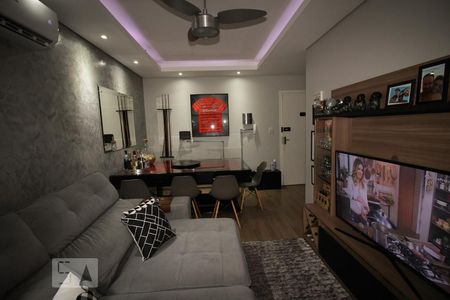 Sala de apartamento à venda com 2 quartos, 75m² em Jardim São Pedro, Porto Alegre