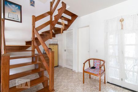 Escada de casa de condomínio à venda com 3 quartos, 107m² em Jardim Leonor Mendes de Barros, São Paulo