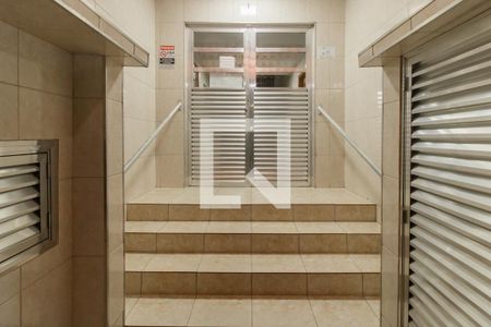 Apartamento à venda com 70m², 2 quartos e 1 vagaEscada