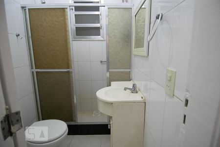 Banheiro de apartamento para alugar com 1 quarto, 58m² em Copacabana, Rio de Janeiro
