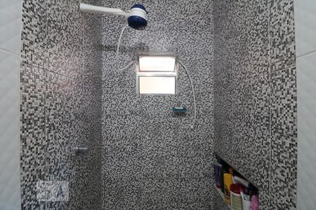Casa à venda com 200m², 4 quartos e 4 vagasBanheiro Social - chuveiro