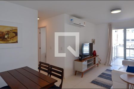 Sala de apartamento para alugar com 2 quartos, 83m² em Recreio dos Bandeirantes, Rio de Janeiro