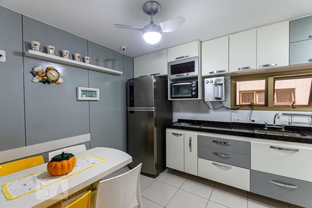 Apartamento para alugar com 173m², 4 quartos e 2 vagasCozinha 