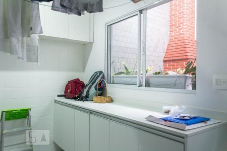 Casa à venda com 97m², 3 quartos e 1 vagaÁrea de Serviço