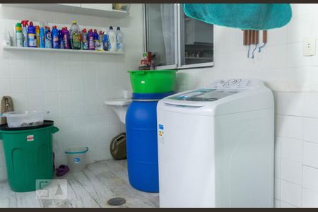 Casa à venda com 97m², 3 quartos e 1 vagaÁrea de Serviço