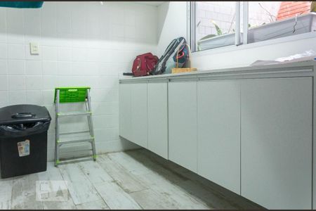 Casa à venda com 97m², 3 quartos e 1 vagaÁrea de Serviço