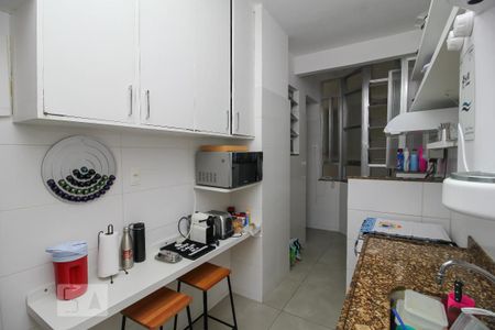 Apartamento à venda com 76m², 2 quartos e sem vagaCozinha - Armários