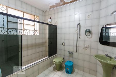 Casa à venda com 250m², 5 quartos e 2 vagas Casa à venda com 250m², 5 quartos e 2 vagasBanheiro Social 2