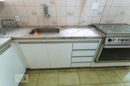 Casa à venda com 250m², 5 quartos e 2 vagas Casa à venda com 250m², 5 quartos e 2 vagasArmário da Cozinha