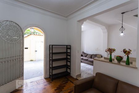 Sala 1 de casa à venda com 5 quartos, 250m² em Lourdes, Belo Horizonte