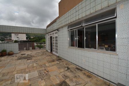Apartamento à venda com 216m², 4 quartos e 2 vagasCobertura - Piscina